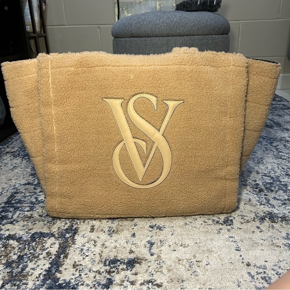 Victoria’s Secret Brown Fuzzy Plush Fleece Sherpa Tore Bag - Picture 1 of 11